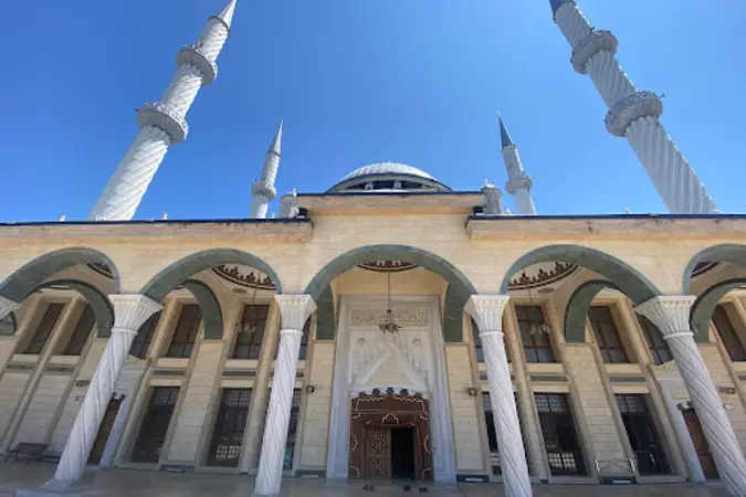 Büyük Osmanlı Cami kapak fotoğrafı