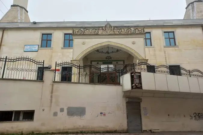 İmami Azam Cami kapak fotoğrafı