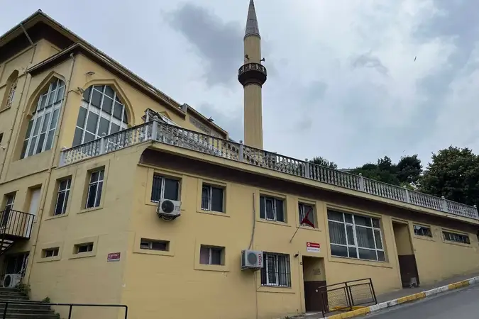 Ahmet Dede Cami kapak fotoğrafı