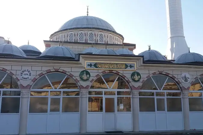 Alibeyköy Yeşiltepe Cami kapak fotoğrafı