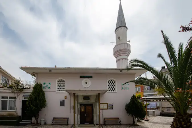 Arakiyeci Mehmet Ağa Cami kapak fotoğrafı