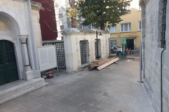Emir Buhari Cami kapak fotoğrafı
