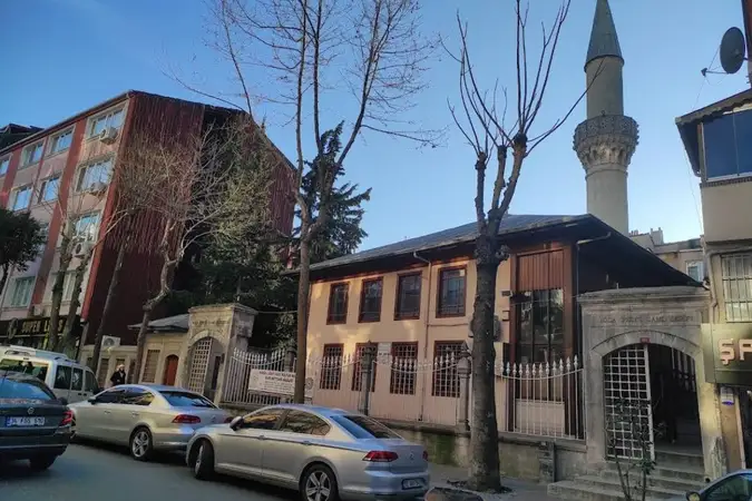 Hoca Üveyz Cami kapak fotoğrafı
