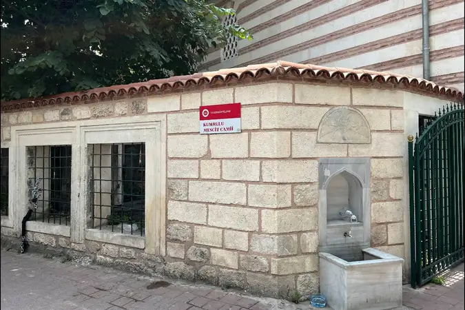 Kumrulu Mescidi kapak fotoğrafı