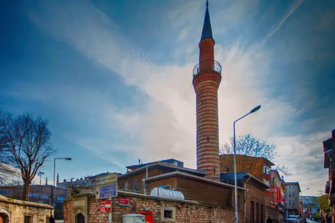 Molla Hüsrev Cami kapak fotoğrafı
