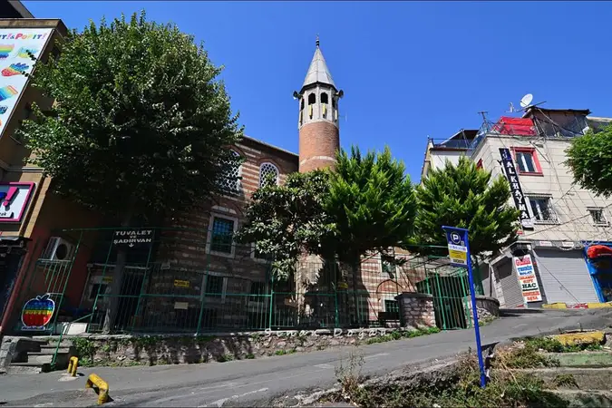 Samani Virani Evvel Cami kapak fotoğrafı