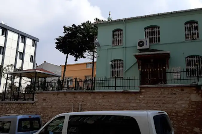 Semi Molla Cami kapak fotoğrafı