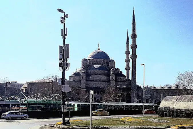 Yeni Cami kapak fotoğrafı