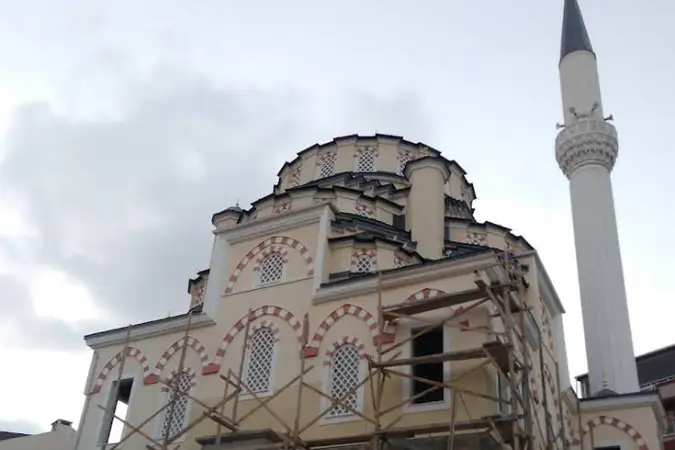 Çilekli Cami kapak fotoğrafı