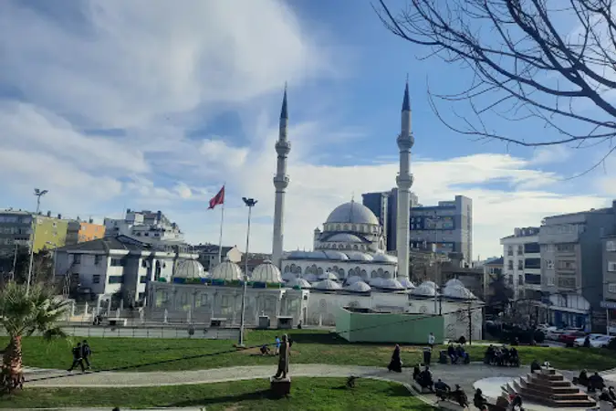 İstanbul Gaziosmanpaşa Küçükköy Merkez Cami kapak görseli