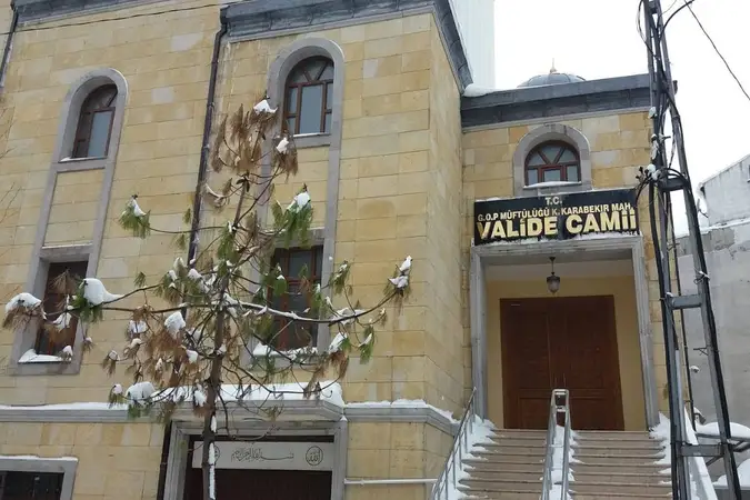 Valide Cami kapak fotoğrafı
