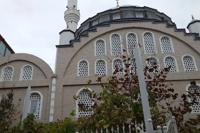 Haznedar Kuyulu Cami kapak fotoğrafı
