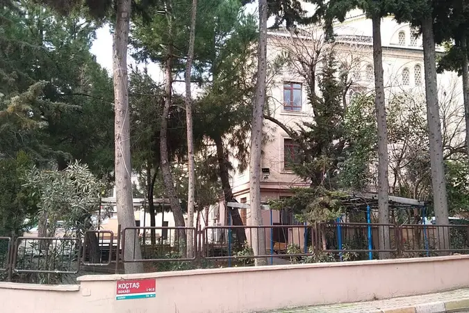 Onikiler Cami kapak fotoğrafı