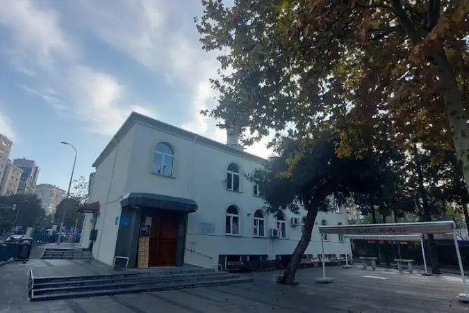 Sahrai Cedit Cami kapak fotoğrafı