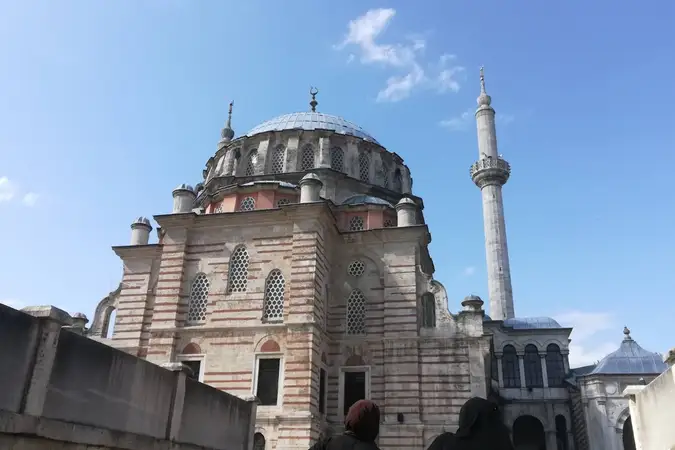 Lale Cami kapak fotoğrafı