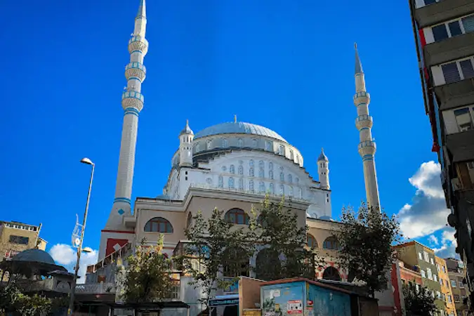 Sanayi Mahallesi Merkez Cami kapak fotoğrafı