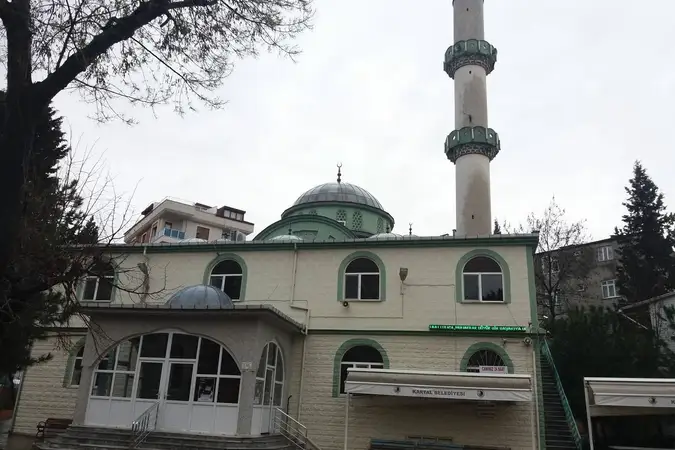 Esentepe Yeşil Cami kapak fotoğrafı