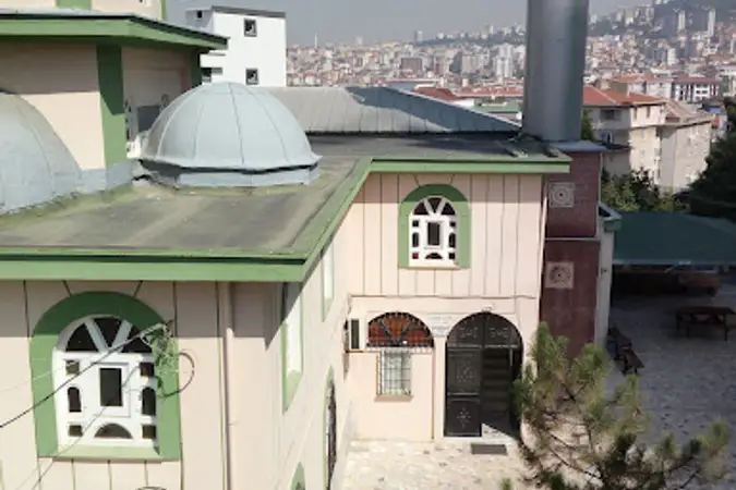 Kurfalı Kadirli Cami kapak fotoğrafı
