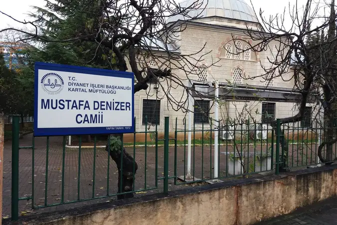 Mustafa Denizer Cami kapak fotoğrafı