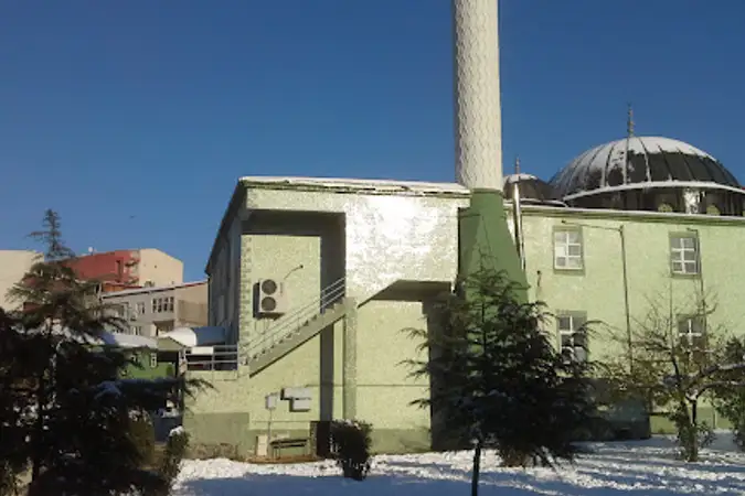 Söğütlü Çeşme Yeşil Cami kapak fotoğrafı