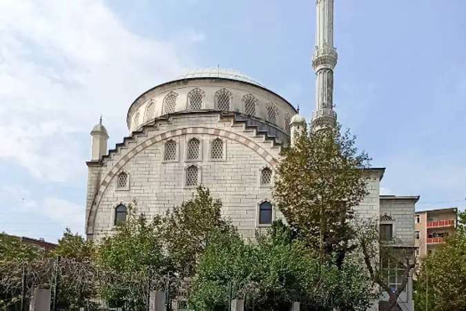 Tevfikbey Çınar Cami kapak fotoğrafı