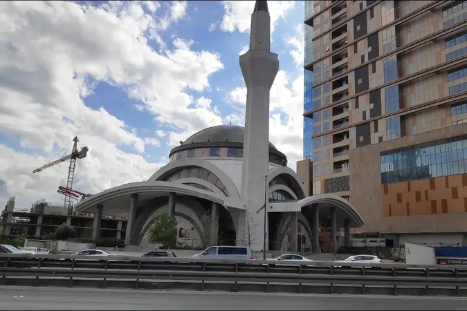 Ayşe Ilıcak Cami kapak fotoğrafı