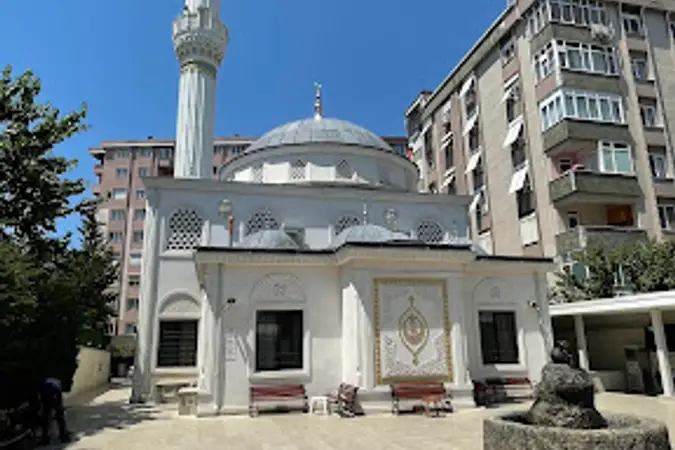 Hüsniye Arat - Mehmet Macit Cami kapak fotoğrafı