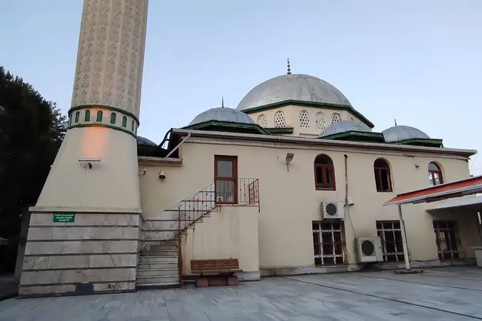 Karacabey (70 Evler) Cami kapak fotoğrafı
