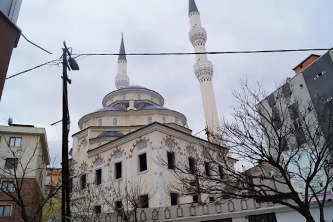 Zümrüt Cami kapak fotoğrafı