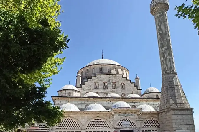 Dolayoba Kayalık Cami kapak fotoğrafı