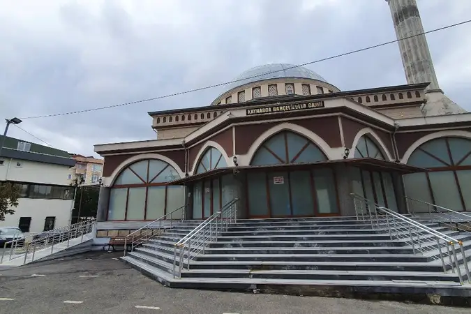 Kaynarca Bahçelievler Cami kapak fotoğrafı