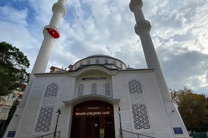 Kaynarca İbrahim Azmi Beğen Cami kapak fotoğrafı