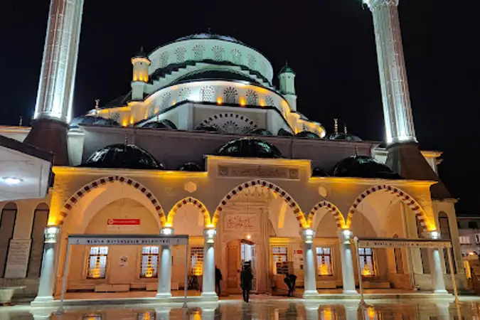 Orhangazi Merkez Cami kapak fotoğrafı