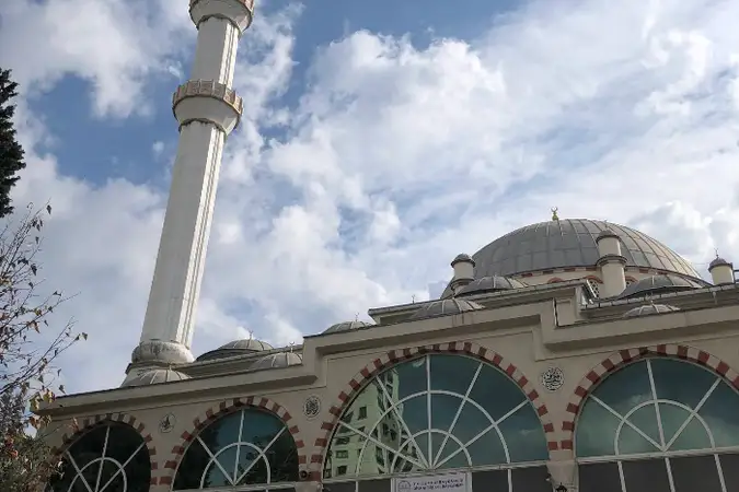 Şehit Ömer Ay Erenler Cami kapak fotoğrafı