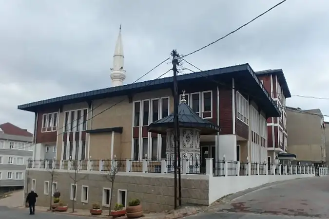 Sarıgazi Ahmet Bıyık Cami kapak fotoğrafı