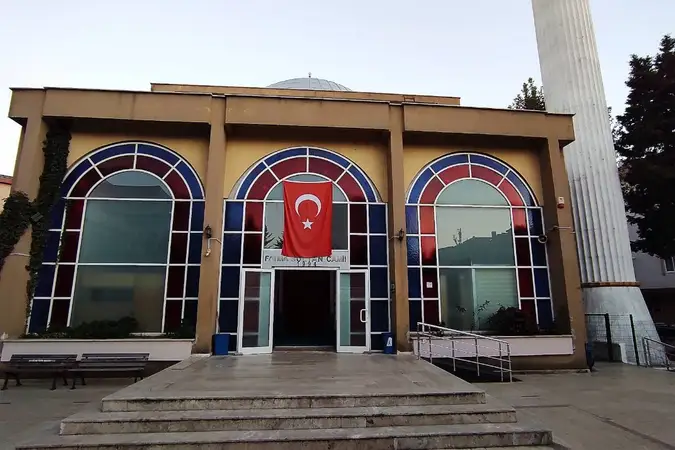 Sarıgazi Fatma Sultan Cami kapak fotoğrafı