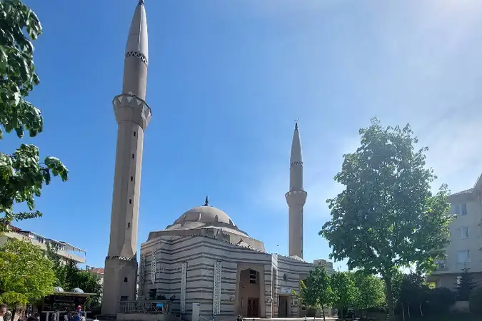 Sarıgazi Merkez Hacı Fatma Çelik Cami kapak fotoğrafı