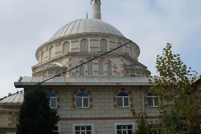 Sarıgazi Yunus Emre Cami kapak fotoğrafı