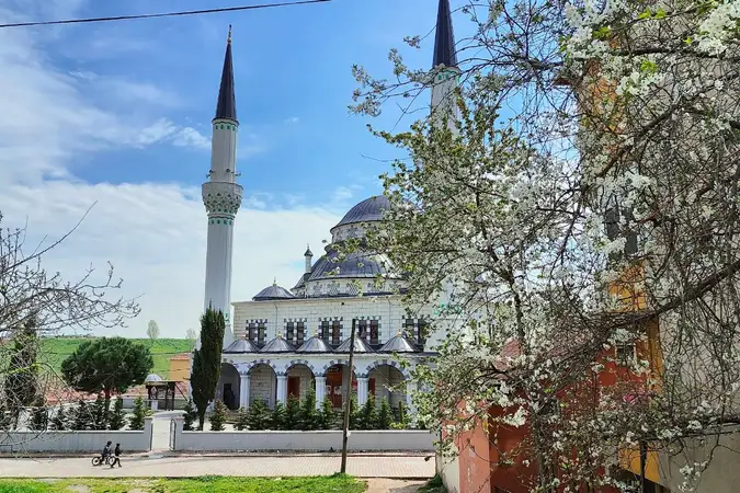 Yenidoğan Hz. Ebubekir Cami kapak fotoğrafı
