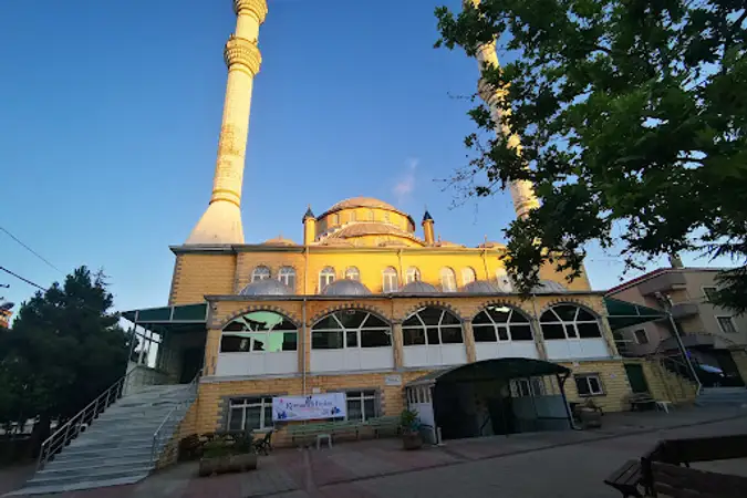 Yenidoğan Mehtap Cami kapak fotoğrafı