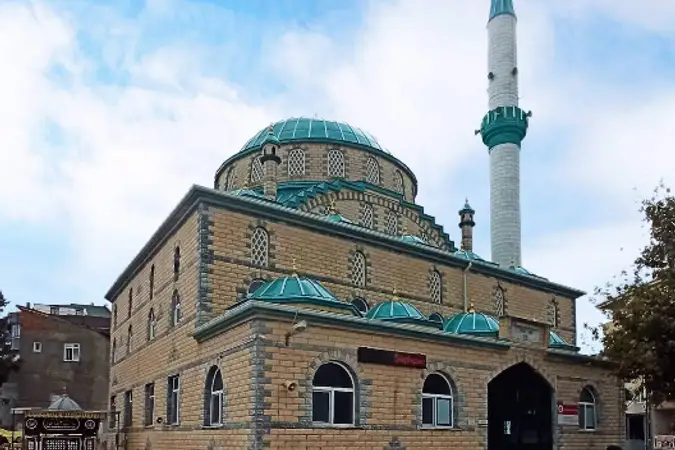 Yenidoğan Yunus Emre Cami kapak fotoğrafı