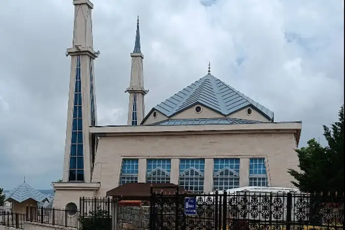 Yunus Emre Tepe Cami kapak fotoğrafı
