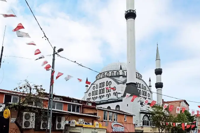 Cumhuriyet Mahhallesi Merkez Cami kapak fotoğrafı