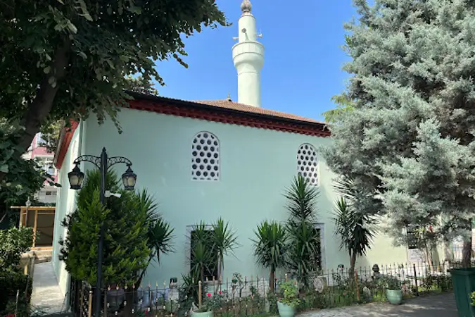 İstinye Neslişah Sultan Cami kapak fotoğrafı