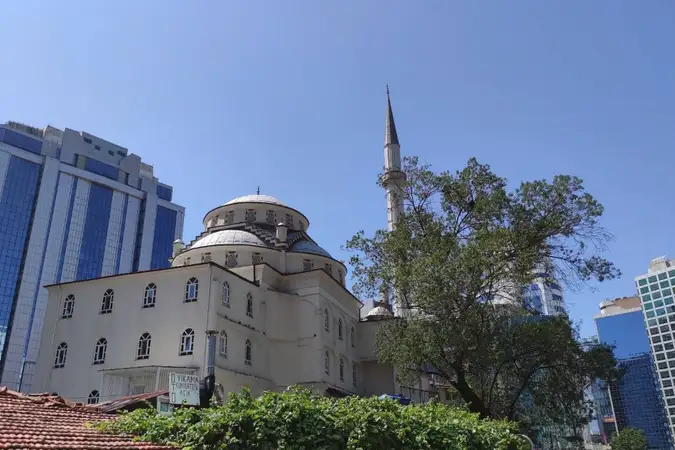 Maslak Üçyol Cami
