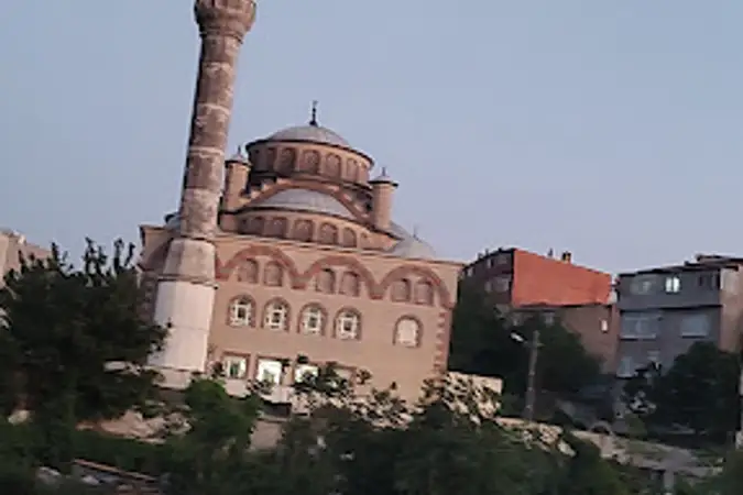 İstanbul Sarıyer Skyland İstanbul Mescidi kapak görseli