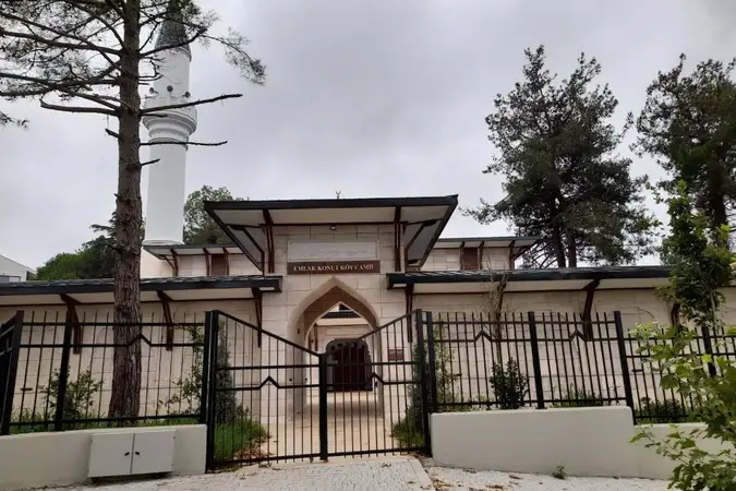 Zekeriyaköy Emlak Konut Cami kapak fotoğrafı