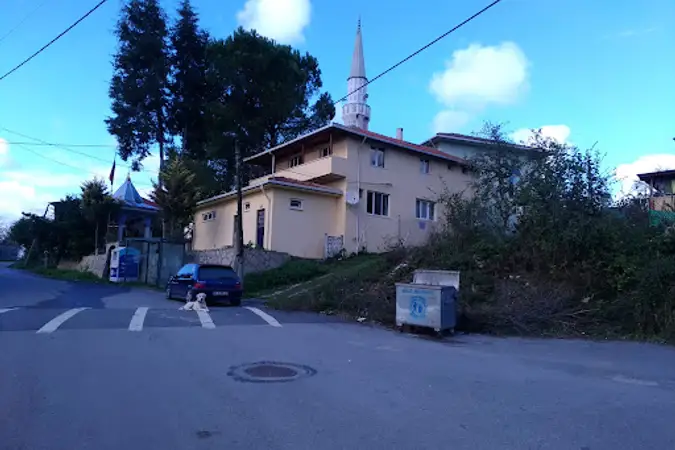 Geredeli Mahallesi Cami kapak fotoğrafı