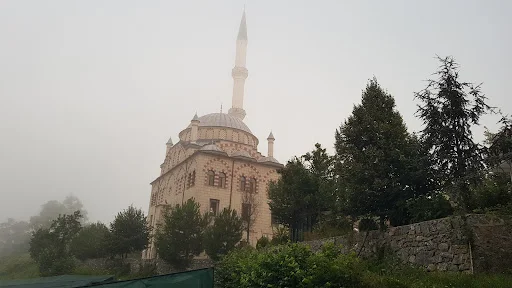 Kervansaray Merkez Camii kapak fotoğrafı