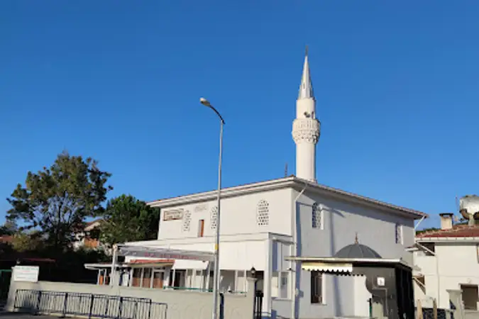 Şirin Pehlivan Çeşme Cami kapak fotoğrafı